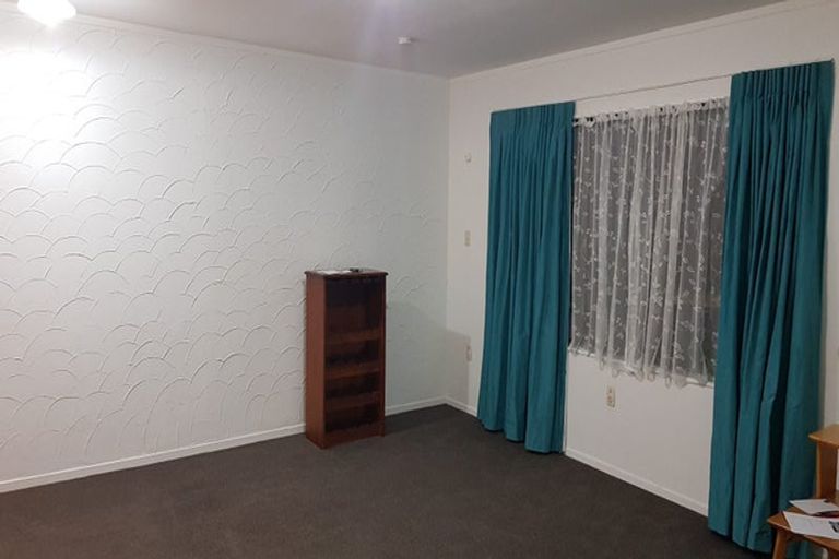 Photo of property in 2/39 Kinloch Place, Papakowhai, Porirua, 5024