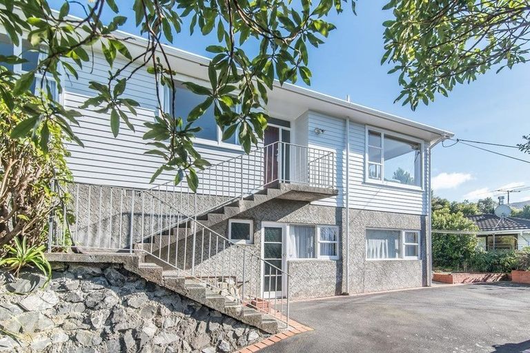 Photo of property in 26 Winston Street, Crofton Downs, Wellington, 6035