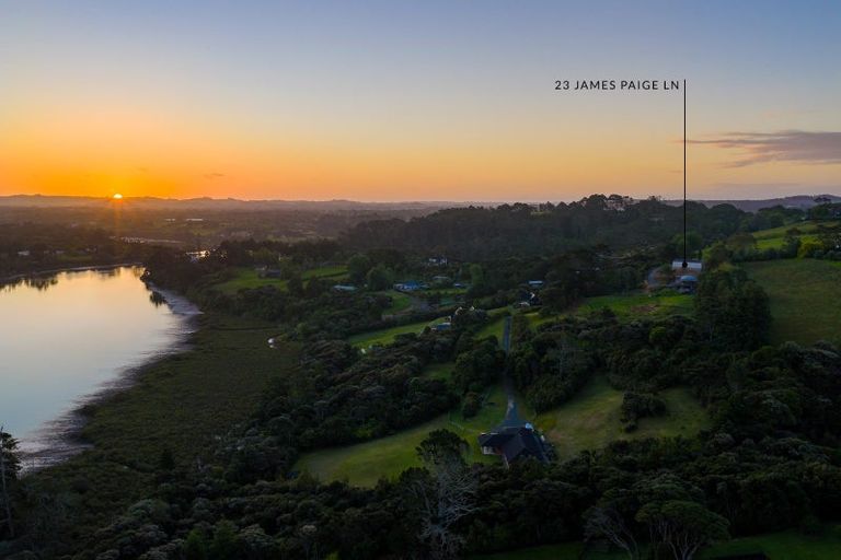 Photo of property in 23 James Paige Lane, Riverhead, Albany, 0793