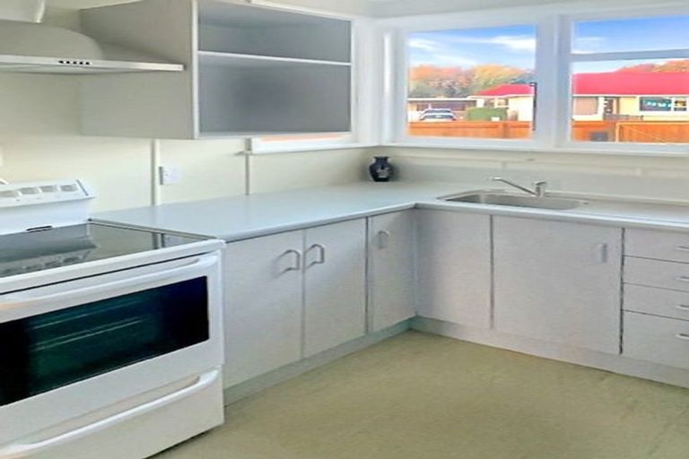 Photo of property in 23 Holland Crescent, Bulls, 4818