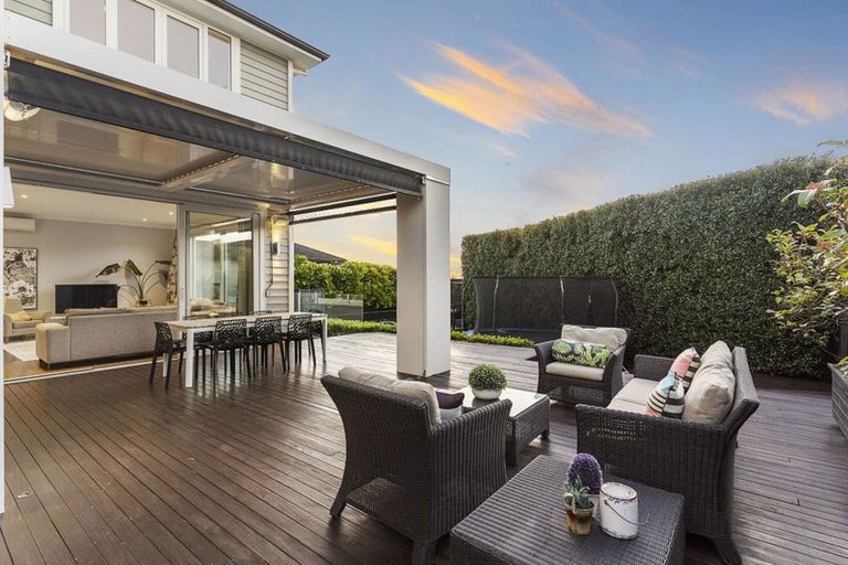 Photo of property in 8 Verley Rise, East Tamaki Heights, Auckland, 2016