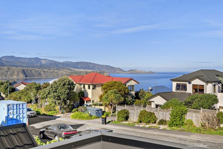 Photo of property in 8a Birkhall Grove, Strathmore Park, Wellington, 6022