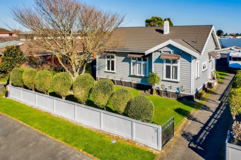 Photo of property in 21 Maire Street, Hawera, 4610