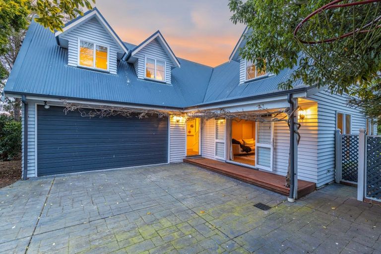 Photo of property in 21 Condell Avenue, Papanui, Christchurch, 8053