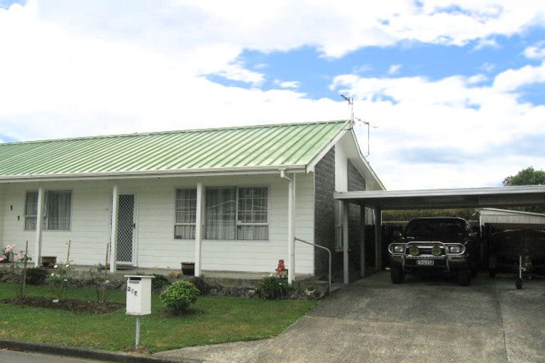 Photo of property in 2/7 Cederholm Grove, Brown Owl, Upper Hutt, 5018