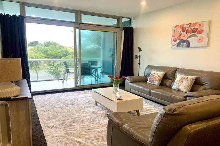 Photo of property in 2/272 Marine Parade, New Brighton, Christchurch, 8061