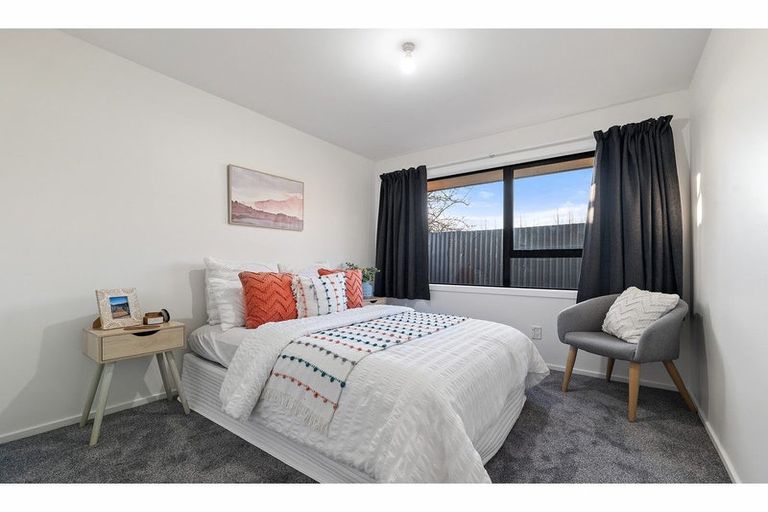 Photo of property in 2/69 Tyrone Street, Belfast, Christchurch, 8051