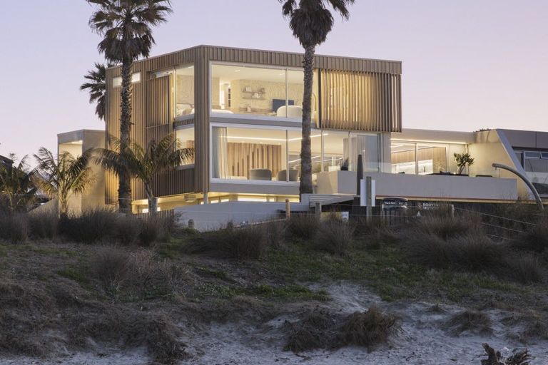 Photo of property in 7 Surf Road, Mount Maunganui, 3116