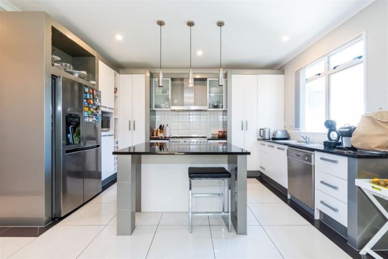 Photo of property in 406a Te Atatu Road, Te Atatu Peninsula, Auckland, 0610