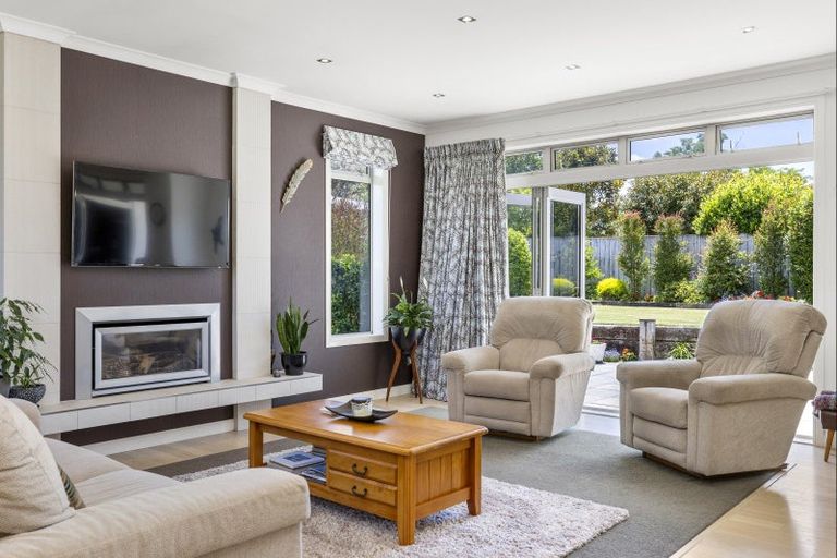 Photo of property in 25 Magnolia Rise, Waipahihi, Taupo, 3330