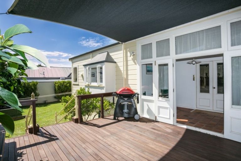 Photo of property in 31 Cameron Road, Bluff Hill, Napier, 4110