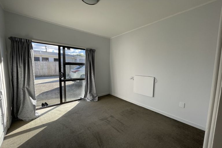 Photo of property in 1/12 Tonar Street, Northcote, Auckland, 0627