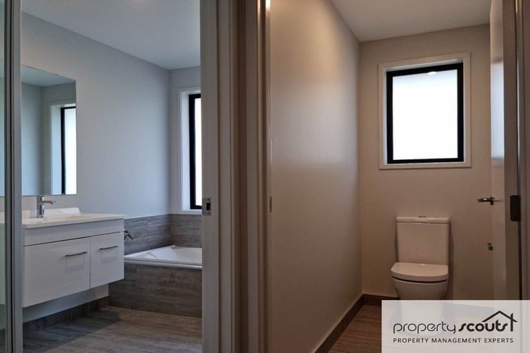 Photo of property in 3 Vogue Circle, Vogeltown, New Plymouth, 4310