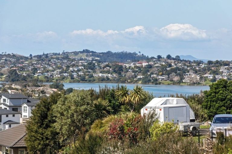 Photo of property in 8 Taraire Place, Orewa, 0931
