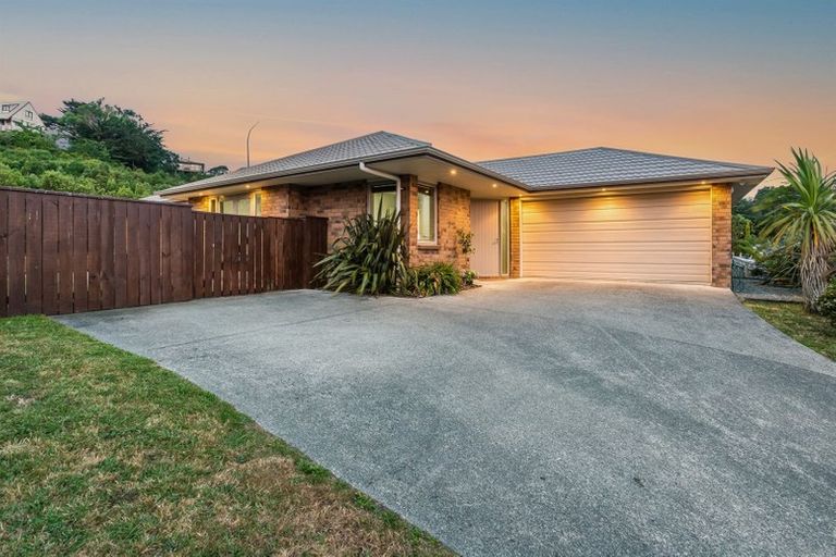 Photo of property in 14 Abel Glen, Aotea, Porirua, 5024