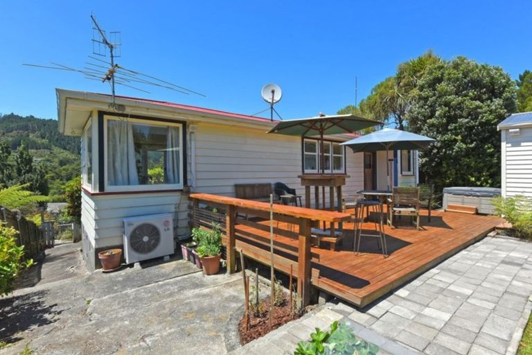 Photo of property in 12 Wyndham Road, Pinehaven, Upper Hutt, 5019