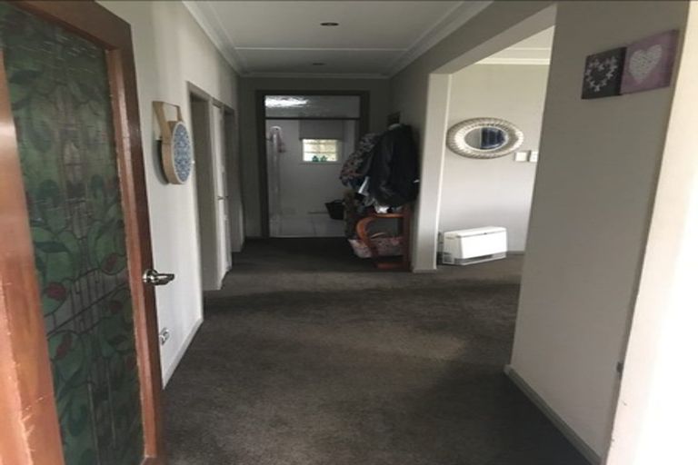 Photo of property in 6 Peace Avenue, Moturoa, New Plymouth, 4310