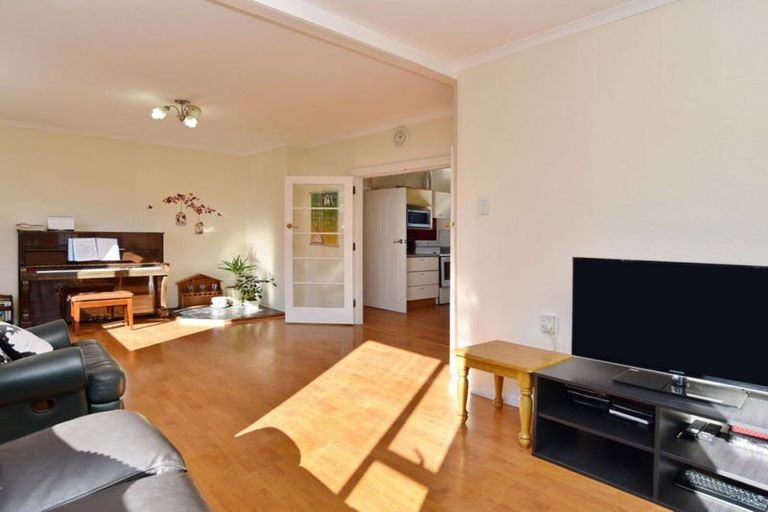 Photo of property in 213 Main North Road, Redwood, Christchurch, 8051