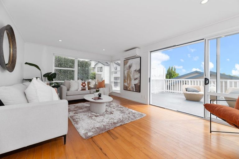 Photo of property in 8 Hauraki Crescent, Pinehill, Auckland, 0632
