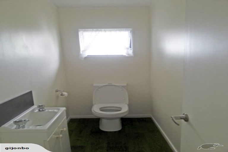 Photo of property in 10 Norval Road, Henderson, Auckland, 0610