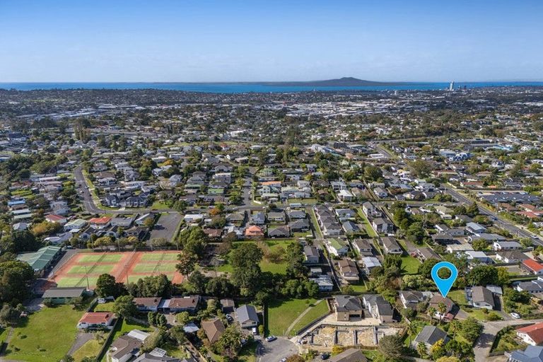 Photo of property in 1/49a Manuka Road, Bayview, Auckland, 0629