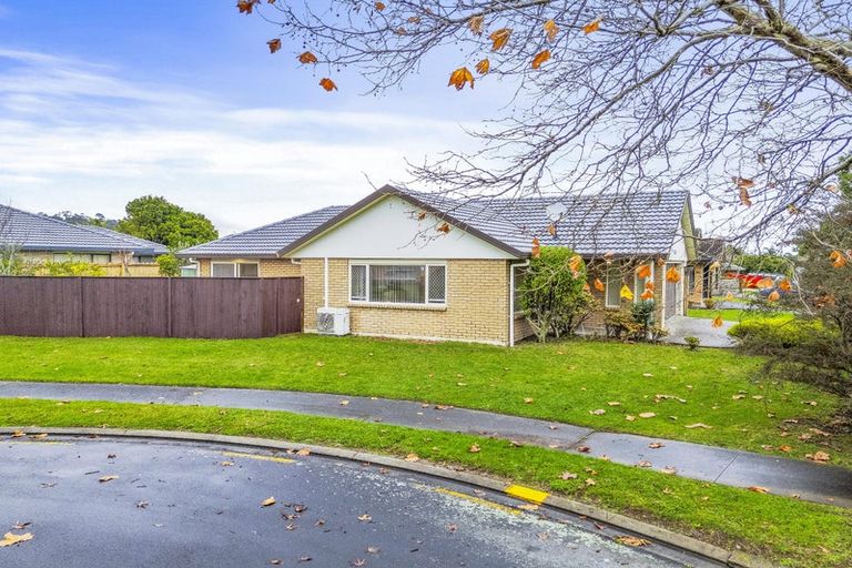 Photo of property in 2 Marlon Lane, East Tamaki, Auckland, 2016
