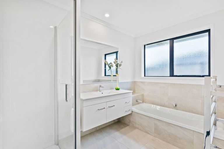 Photo of property in 18 Sycamore Drive, Sunnynook, Auckland, 0620