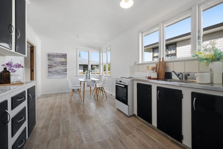 Photo of property in 18a Frank Hewitt Street, Pukekohe, 2120