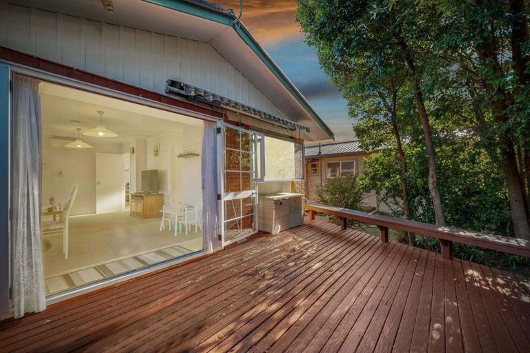 Photo of property in 2/21 Glamorgan Drive, Torbay, Auckland, 0630