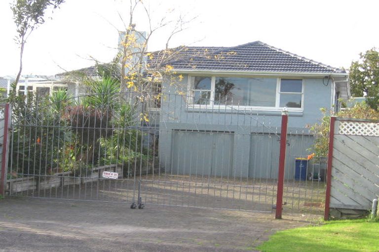 Photo of property in 28 Wharf Road, Te Atatu Peninsula, Auckland, 0610