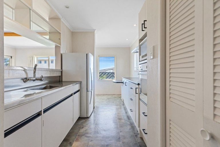 Photo of property in 1/186 Marine Parade, Mount Maunganui, 3116