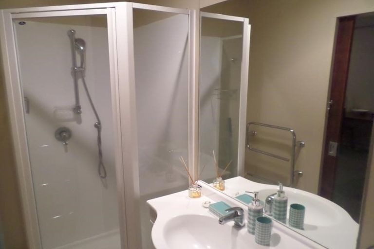 Photo of property in Atrium Apartments, 2l/154 The Terrace, Wellington Central, Wellington, 6011