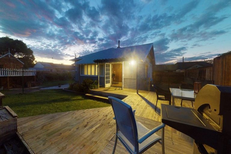 Photo of property in 556a Queen Street East, Levin, 5510