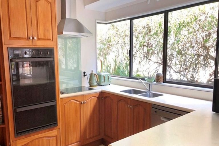 Photo of property in 3/27 Luplau Crescent, Cockle Bay, Auckland, 2014