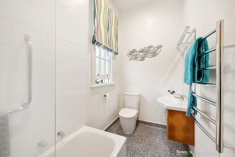 Photo of property in 11 Dee Street, Island Bay, Wellington, 6023