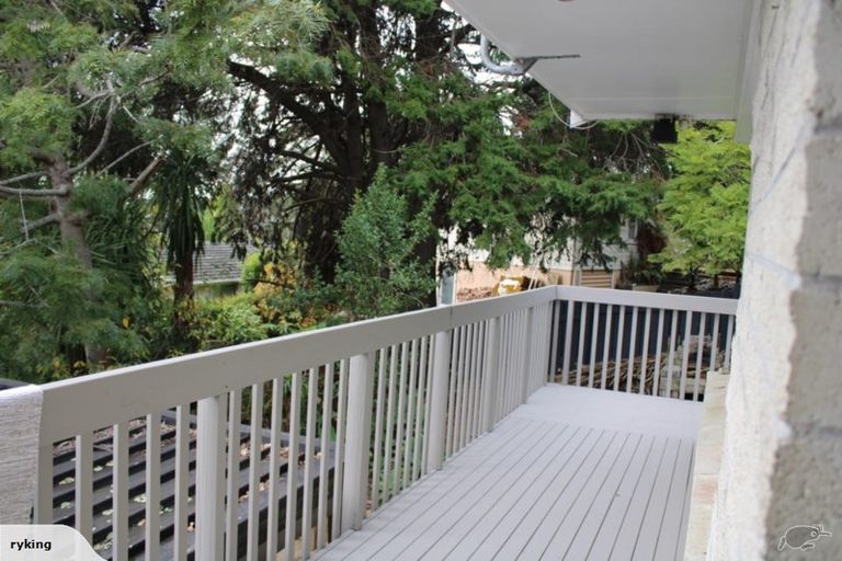 Photo of property in 2/112 Ennis Avenue, Pakuranga Heights, Auckland, 2010