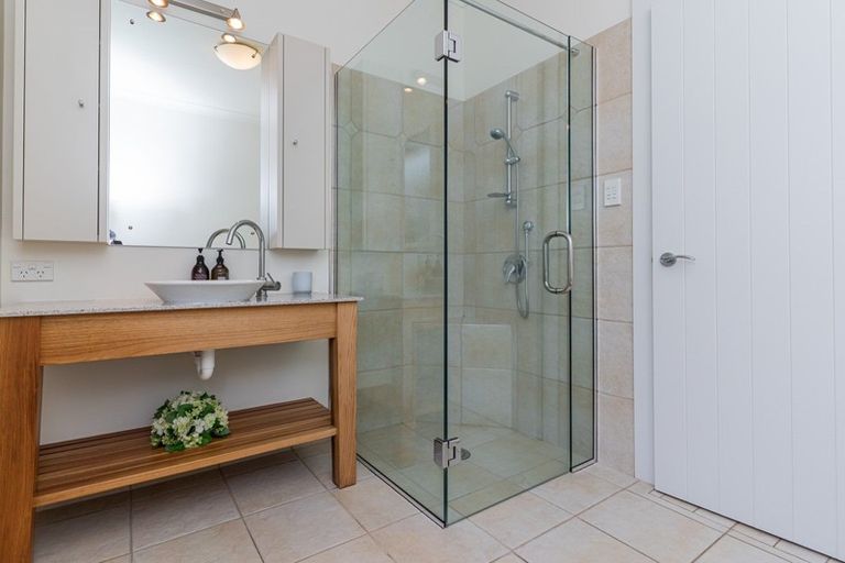 Photo of property in 3 Caccia Birch Lane, Hokowhitu, Palmerston North, 4410