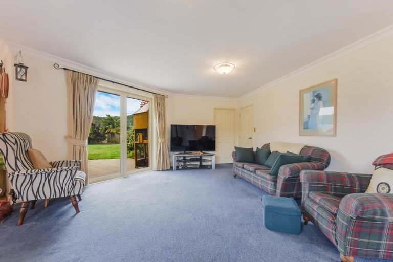 Photo of property in 12 Glentui Place, Waikawa, Picton, 7220