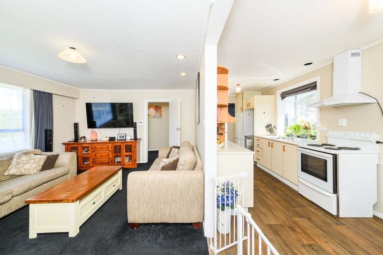 Photo of property in 92 Apollo Parade, Milson, Palmerston North, 4414