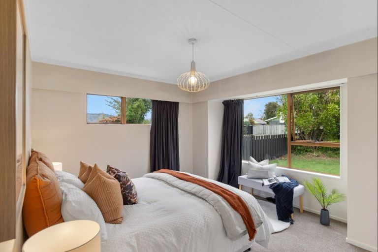 Photo of property in 11 Matipo Street, Levin, 5510