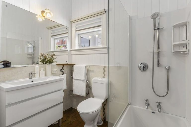 Photo of property in 5 Mariposa Crescent, Birkenhead, Auckland, 0626