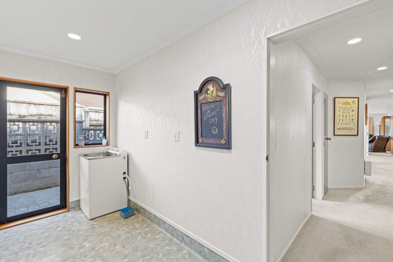 Photo of property in 9c Del Mar Place, Merrilands, New Plymouth, 4312