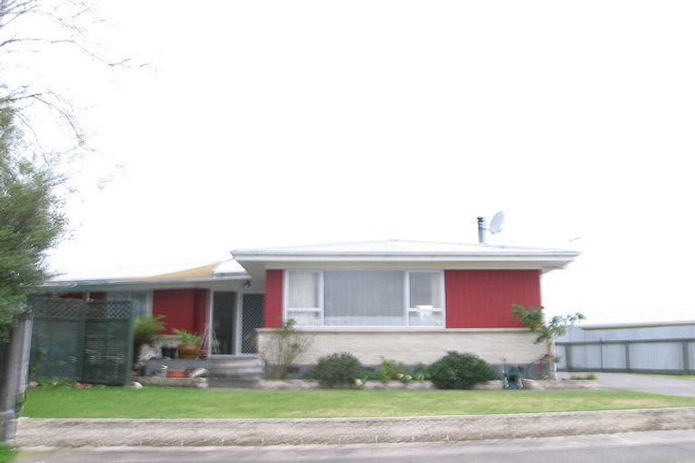 Photo of property in 4 Selkirk Street, Tamatea, Napier, 4112