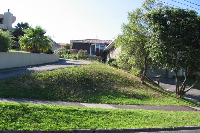 Photo of property in 1/60 Hebron Road, Waiake, Auckland, 0630