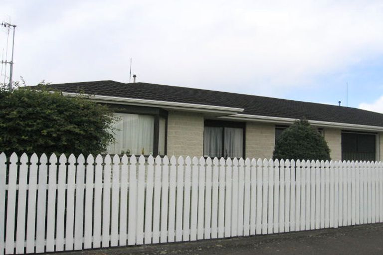 Photo of property in 334b Featherston Street, Palmerston North, 4414