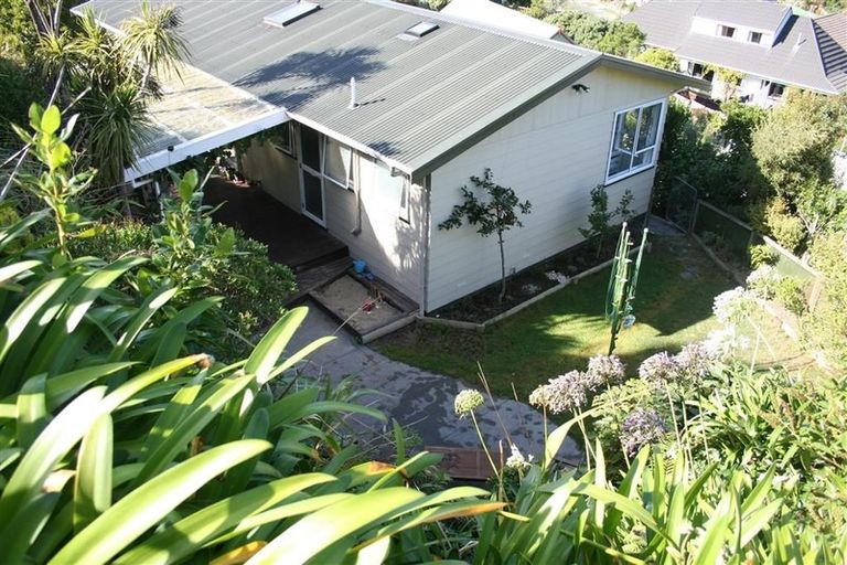 Photo of property in 1 Sasanqua Way, Crofton Downs, Wellington, 6035