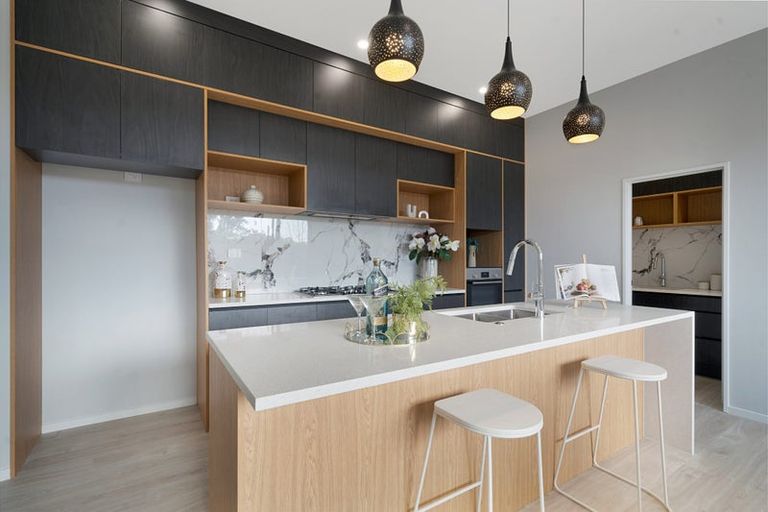 Photo of property in 41 Mcindoe Road, Kumeu, 0810