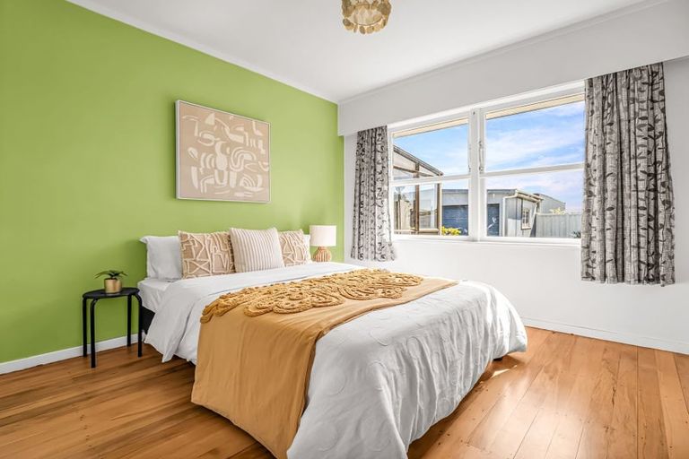 Photo of property in 1 Kingsley Street, St Andrews, Hamilton, 3200