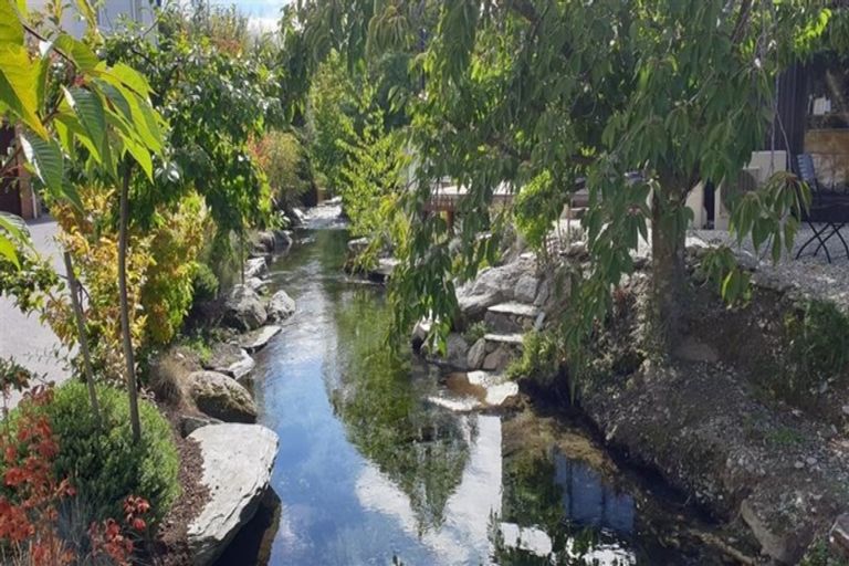 Photo of property in 2/23-31 Tenby Street, Wanaka, 9305