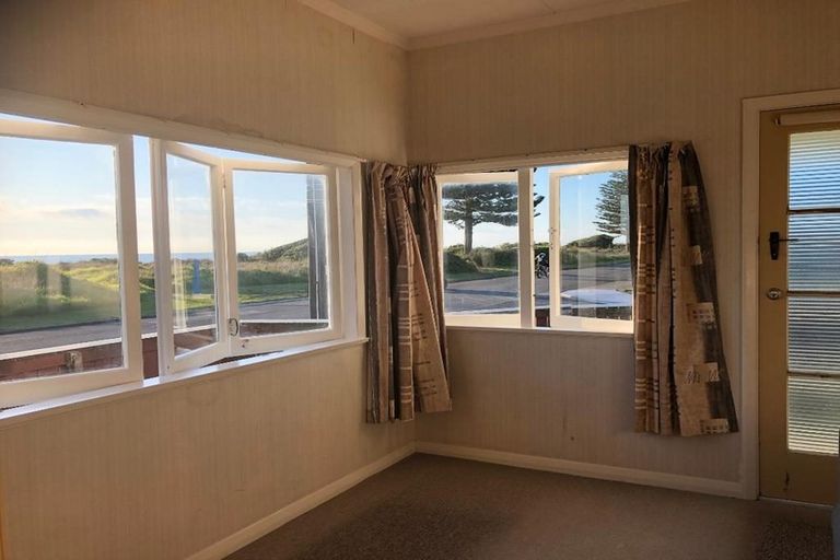 Photo of property in 26 Marine Parade, Otaki Beach, Otaki, 5512